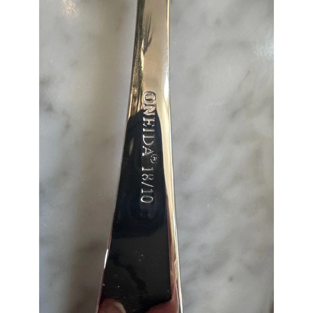 Oneida Garnet Stainless Soup Spoons Set of 6 Glossy 18/10 Silverware
